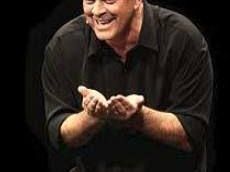 b204011123-maurizio-crozza-il-3-e-4-maggio-al-nelson-mandela-forum