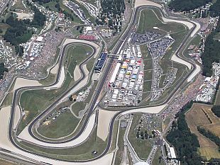 b301171348-la-corsa-che-non-ti-aspetti-il-circuito-del-mugello-ospita-la-gp-run-2013