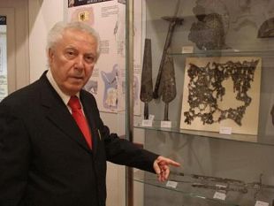 b006031555-armi-bianche-trecentesche-in-mostra-al-museo-casa-di-dante-a-firenze