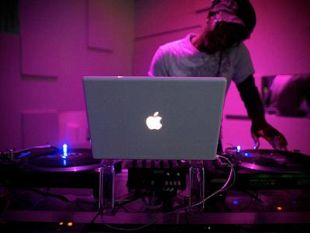 b010131821-corso-per-dj-a-firenze