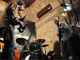 b004071525-dall-america-all-italia-il-grande-jazz-passa-da-siena
