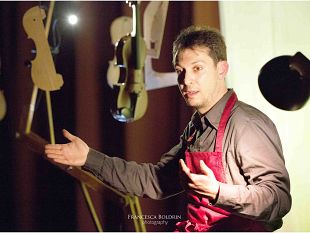 a-rifredi-in-scena-il-silenzio-conferenza-spettacolare-sulla-liuteria