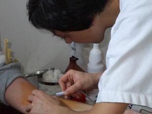vettura-elettrica-donata-ad-ant-per-assistenza-domiciliare-ai-malati-oncologici