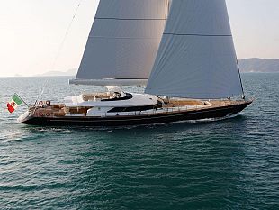 b111092255-perini-navi-group-consegnata-clan-viii