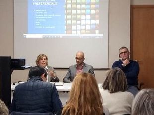 la-polizia-municipale-a-lezione-dellagenzia-delle-dogane