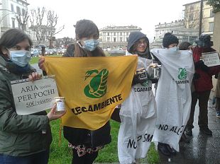 aria-di-toscana-blitz-di-legambiente-a-firenze
