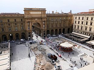 charlot-senza-palcoscenico-artista-di-strada-sfrattato-dai-cantieri