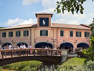 b309090018-vogue-fashion-s-night-out-a-firenze