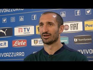 livorno-bagno-di-folla-per-chiellini