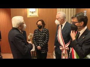 video-il-presidente-mattarella-al-maggio-momento-storico