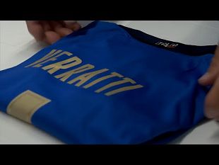 la-preparazione-delle-maglie-per-italia-spagna