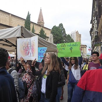 /images/0/1/01-fridays-for-future--firenze--27-settembre-2019--23-.jpg
