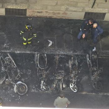 /images/0/3/03-viavenezia-incendio-motorini-2.jpg
