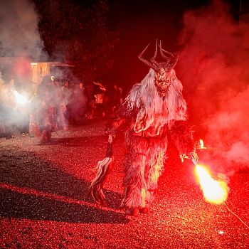 /images/0/4/04-hc-carnival-krampus.jpg