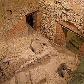 /images/0/5/05-scavi-archeologici-museo-di-palazzo-vecchio-2-cropped-79.jpg