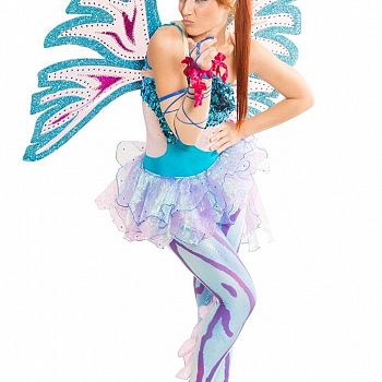 /images/0/5/05-winx-club-musical-show---bloom.jpg