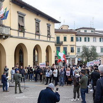 /images/0/7/07-piazza-6.jpg