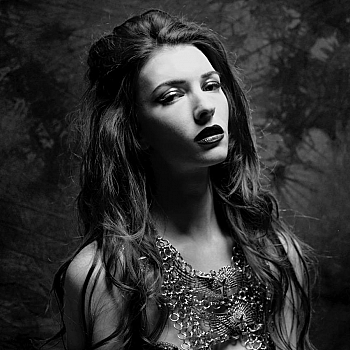 /images/0/8/08-chrysta-bell-approved-photo-by-rui-aguiar.jpeg