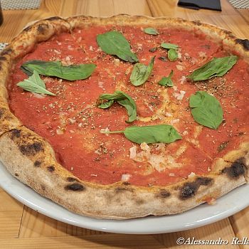 /images/0/8/08-pizzeria-centrale--4-.jpg