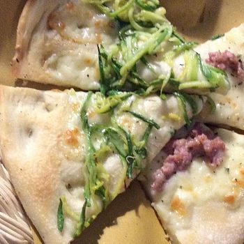 /images/1/2/12-pizza4.jpg