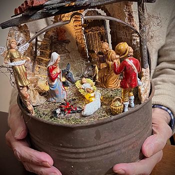 /images/1/5/15-presepe-in-scatola-di-laura-bianchini.jpeg