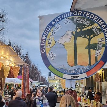 /images/1/7/17-evento-mercato.jpg