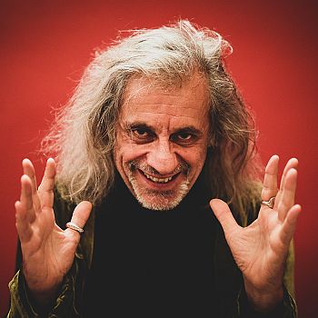 /images/1/8/18-alessandro-bergonzoni.jpg