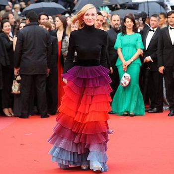 /images/1/9/19-cate-blanchett-rainbow-givenchy-dress-cannes-2018.jpg