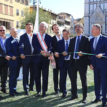 /images/1/9/19-green-florence-2026-taglio-del-nastro-1.jpeg