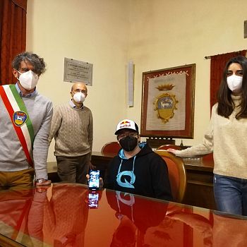/images/1/9/19-riccardo-romiti-in-sala-consiliare.jpg
