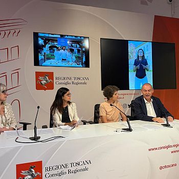 /images/2/1/21-conferenza-stampa-24-7-25-1.jpeg