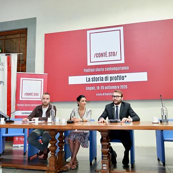/images/2/1/21-presentazione-festival-4.jpeg