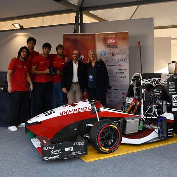 /images/2/4/24-rettrice-alessandra-petrucci-e-dario-danti-con-il-firenze-race-team.jpg