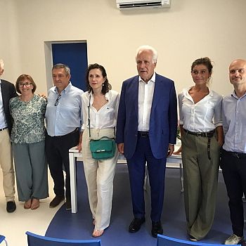 /images/2/5/25-ok-foto-di-gruppo-con-ufficio-tecnico.jpg