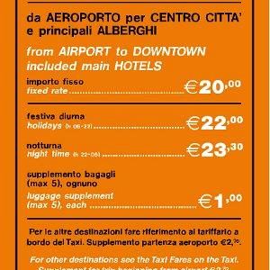 /images/2/6/26-aeroporto-cartello-tariffe-taxi.jpg