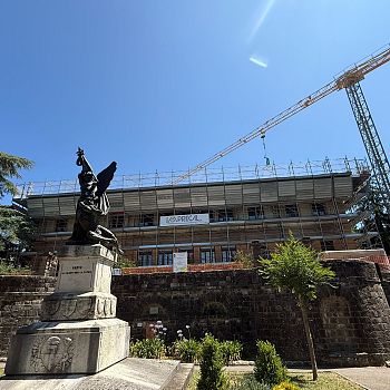 /images/2/7/27-scuola-primaria-giuliotti.jpg