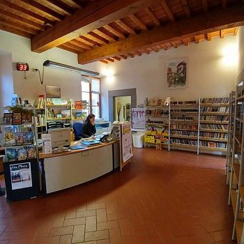 /images/2/8/28-biblioteca-comunale-renato-fucini17.jpg