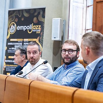 /images/2/8/28-empoli-jazz-festival-intervento-sindaco-mantellassi.jpeg