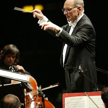 /images/3/0/30-morricone-mandela-2005-ph-marco-mori-5-pic.jpg