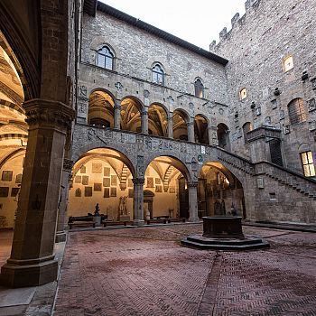 /images/3/3/33-museo-nazionale-del-bargello-cortile-ridotta.jpg
