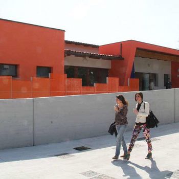 /images/3/4/34-scuola-capuana-esterno.jpg