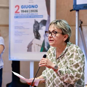 /images/3/6/36-cerimonia-presidente-del-consiglio-comunale-simona-cioni.jpeg