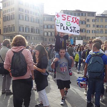 /images/3/8/38-fridays-for-future--firenze--27-settembre-2019--34-.jpg