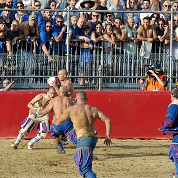 /images/4/0/40-calcio-finale-fiorenza-24062016--16-.jpg