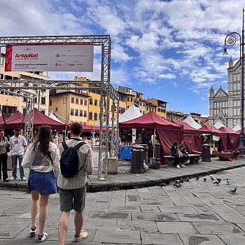 /images/4/0/40-veduta-piazza-artigianati2.jpeg