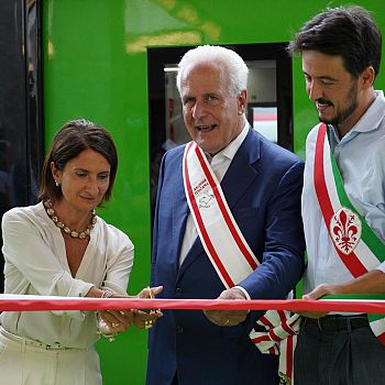 /images/4/1/41-presentazione-70mo-treno-regionale-toscana--2-.jpeg