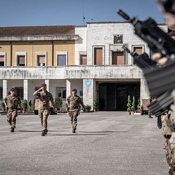 /images/4/2/42-03-il-generale-bernacca-passa-in-rassegna.jpg