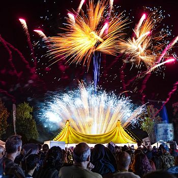 /images/4/3/43-hc-carnival-fuochi-artificio.jpg