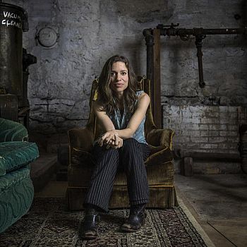 /images/4/4/44-ani-difranco-bycharleswaldorf-4.jpg