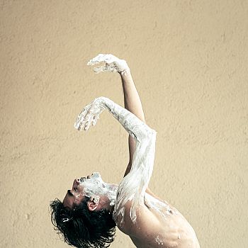 /images/4/7/47-gianni-notarnicola-neutra-41-ph-daniele-braida.jpg